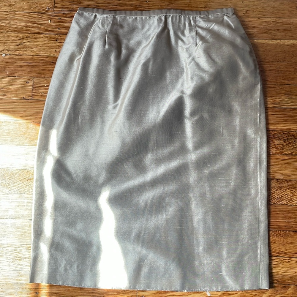 Shimmery tan Dana Buchman silk skirt